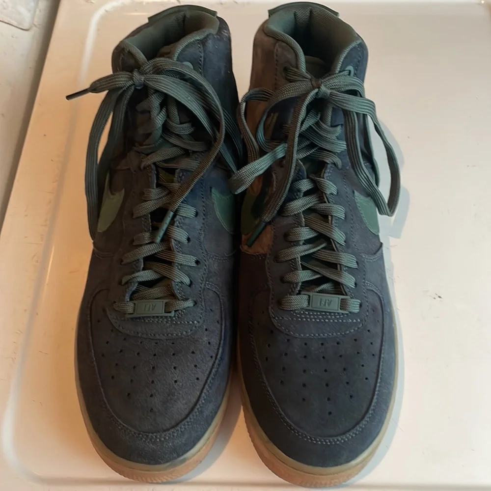 Nike Air AF1 high top sneakers green athletic shoes men’s size 10.5 10 1/2
